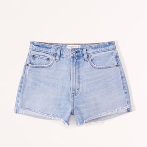 Abercrombie & Fitch Light Wash Curve Love High Rise Mom Short.